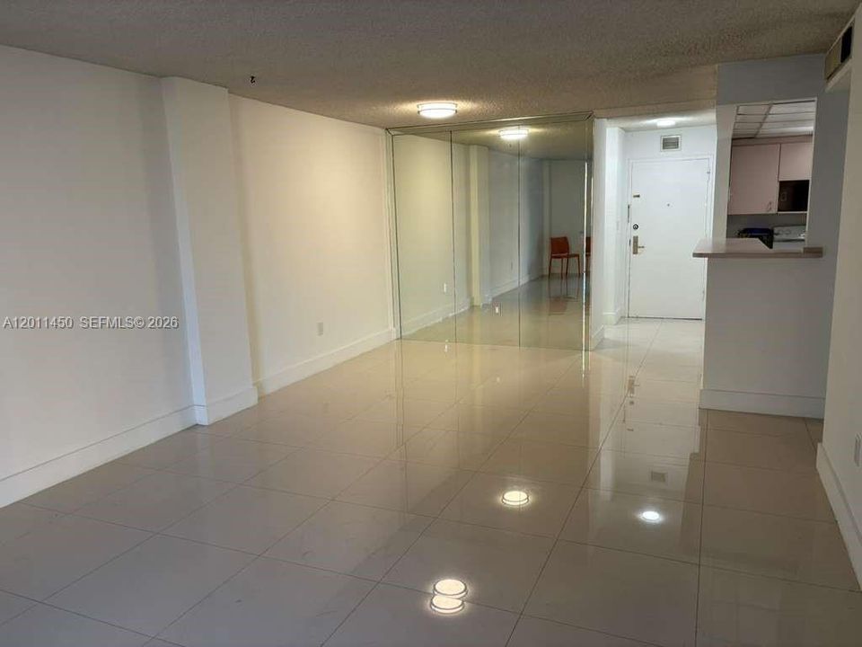 Recientemente alquilado: $2,250 (1 camas, 1 baños, 804 Pies cuadrados)