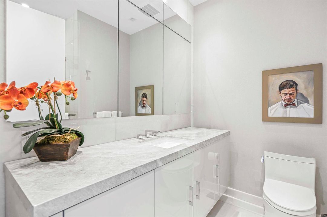 Guest Bathroom 2