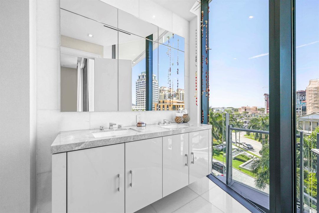 Guest Bathroom 3