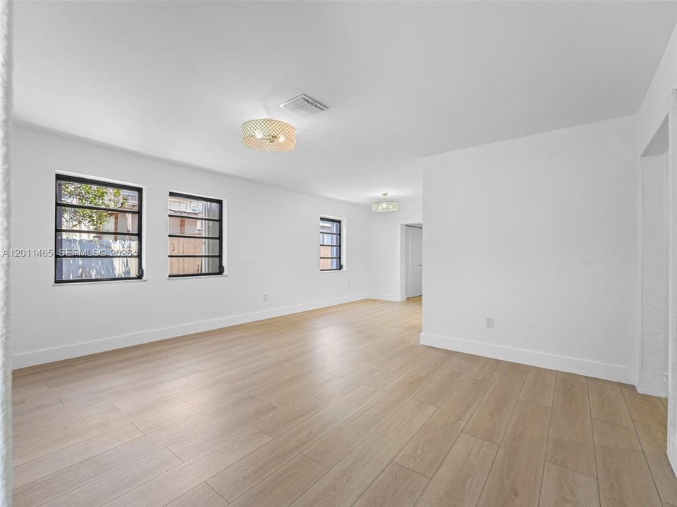 For Sale: $845,000 (5 beds, 3 baths, 2205 Square Feet)