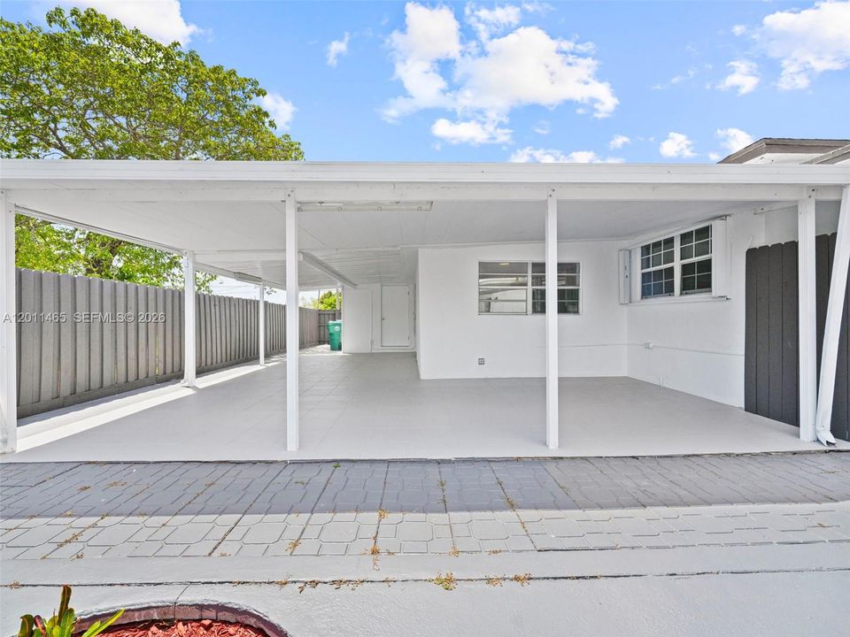 For Sale: $845,000 (5 beds, 3 baths, 2205 Square Feet)