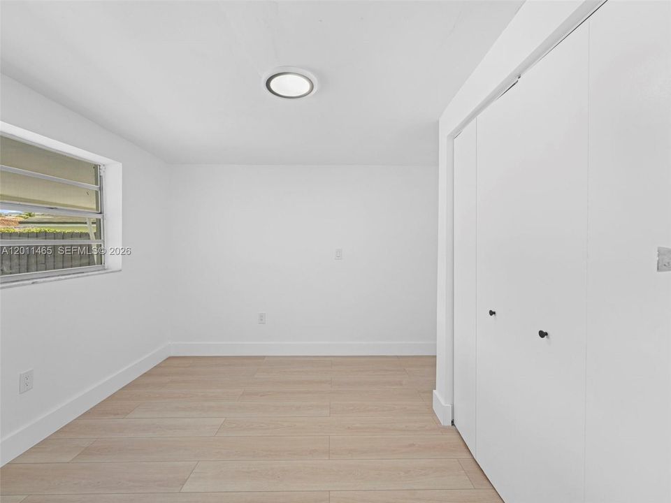 For Sale: $845,000 (5 beds, 3 baths, 2205 Square Feet)