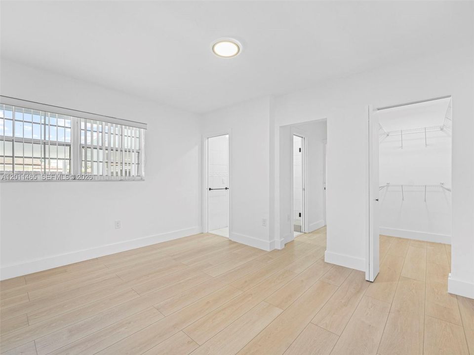 For Sale: $845,000 (5 beds, 3 baths, 2205 Square Feet)