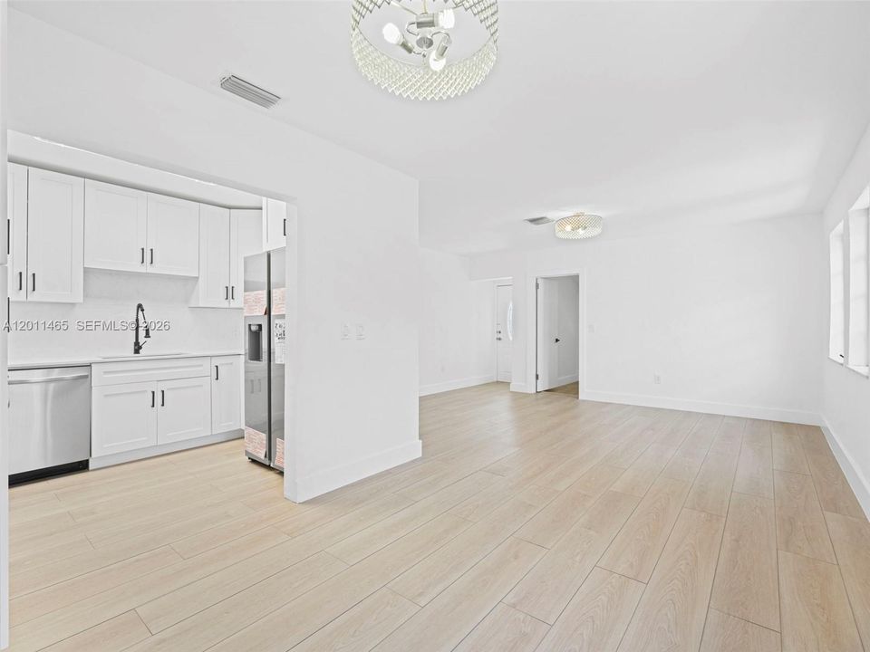 For Sale: $845,000 (5 beds, 3 baths, 2205 Square Feet)