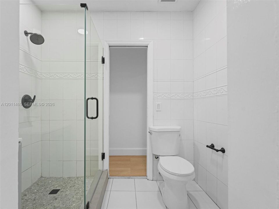 For Sale: $845,000 (5 beds, 3 baths, 2205 Square Feet)