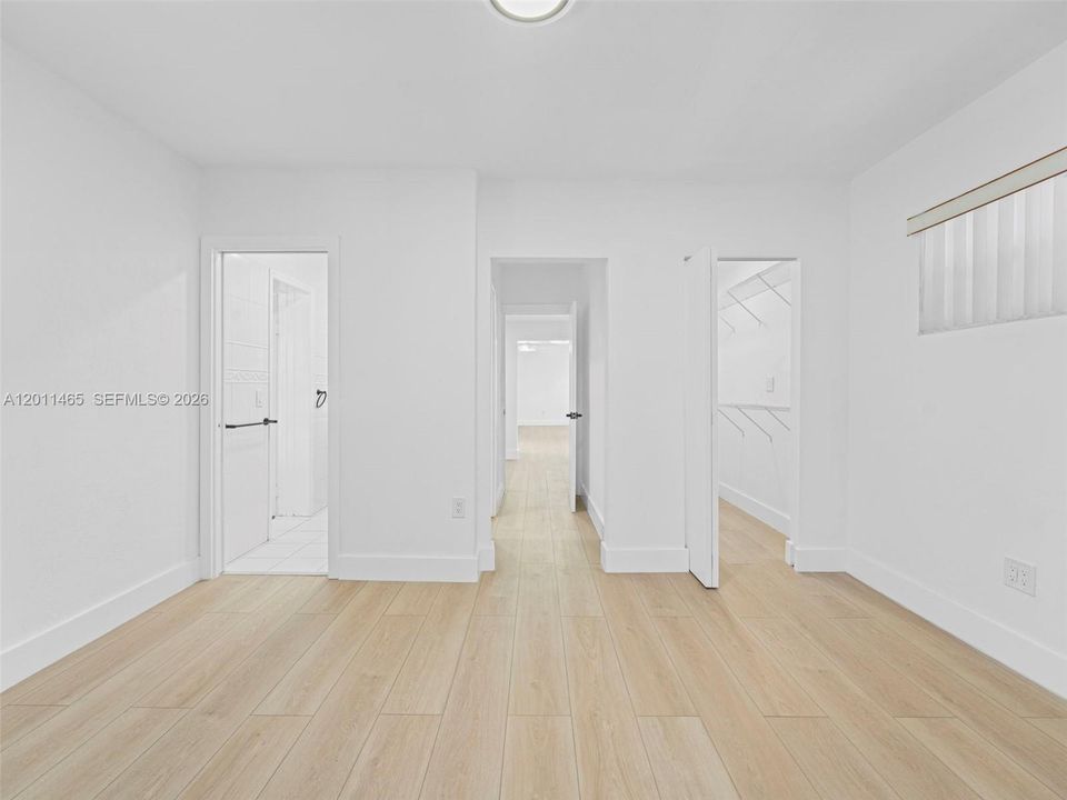 For Sale: $845,000 (5 beds, 3 baths, 2205 Square Feet)