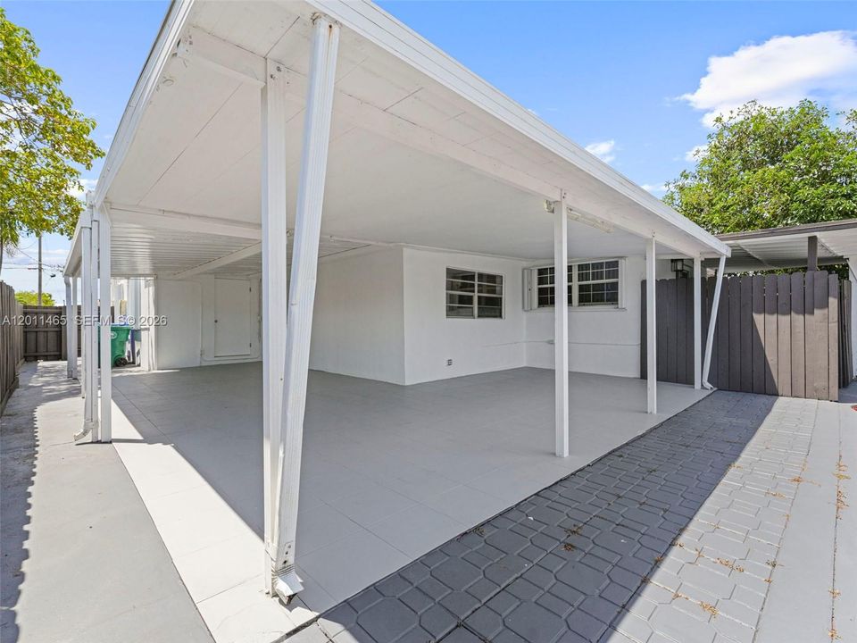 For Sale: $845,000 (5 beds, 3 baths, 2205 Square Feet)