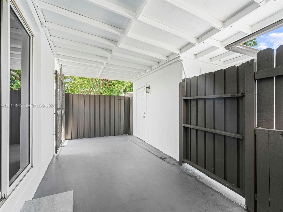 For Sale: $845,000 (5 beds, 3 baths, 2205 Square Feet)