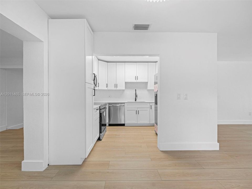 For Sale: $845,000 (5 beds, 3 baths, 2205 Square Feet)