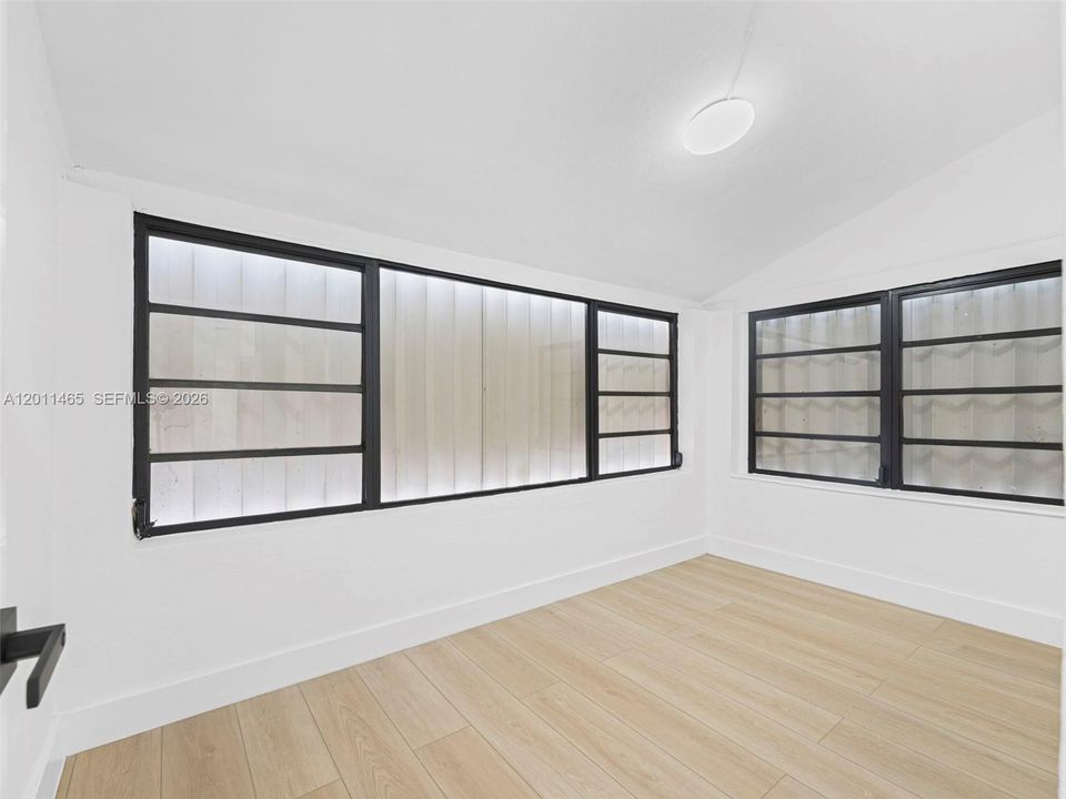 For Sale: $845,000 (5 beds, 3 baths, 2205 Square Feet)