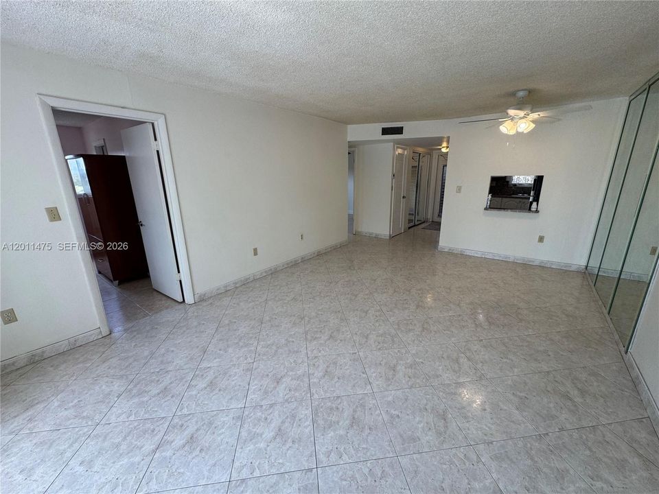 En Venta: $115,000 (2 camas, 2 baños, 850 Pies cuadrados)
