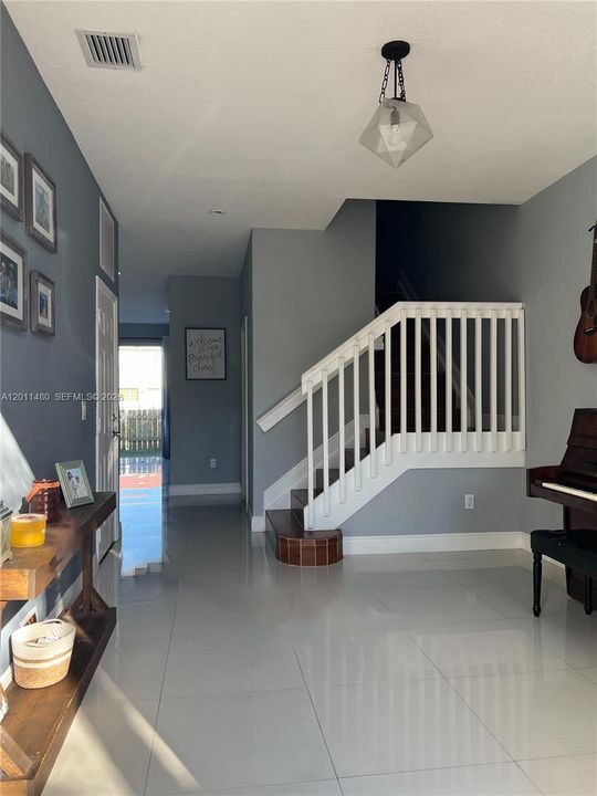 En Venta: $349,900 (3 camas, 2 baños, 1592 Pies cuadrados)