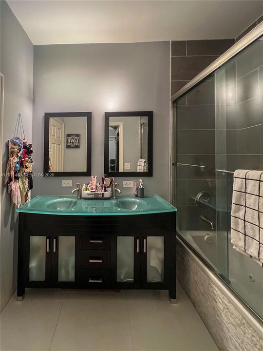 En Venta: $349,900 (3 camas, 2 baños, 1592 Pies cuadrados)