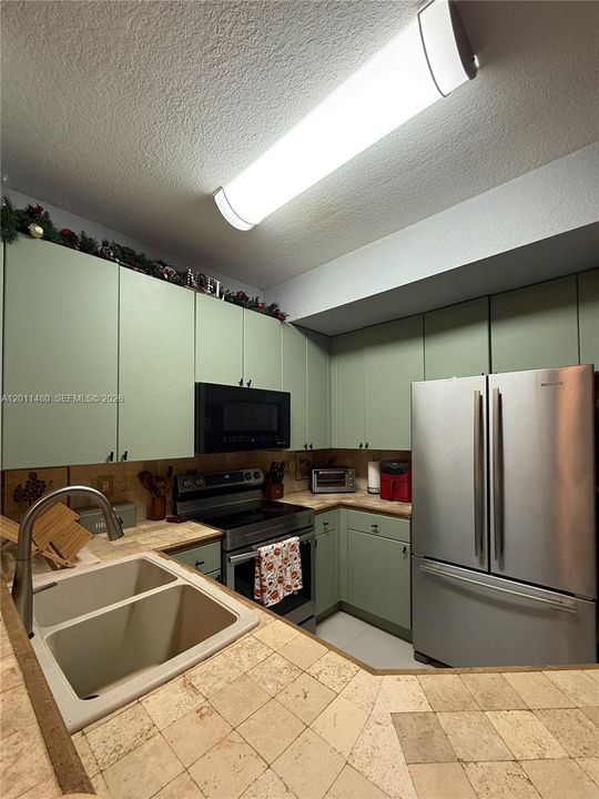 En Venta: $349,900 (3 camas, 2 baños, 1592 Pies cuadrados)