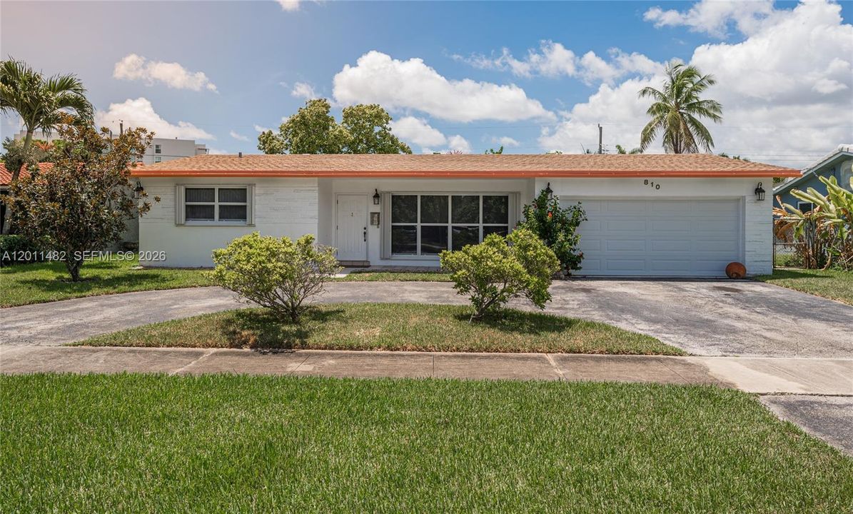 Recently Rented: $5,000 (3 beds, 2 baths, 1809 Square Feet)