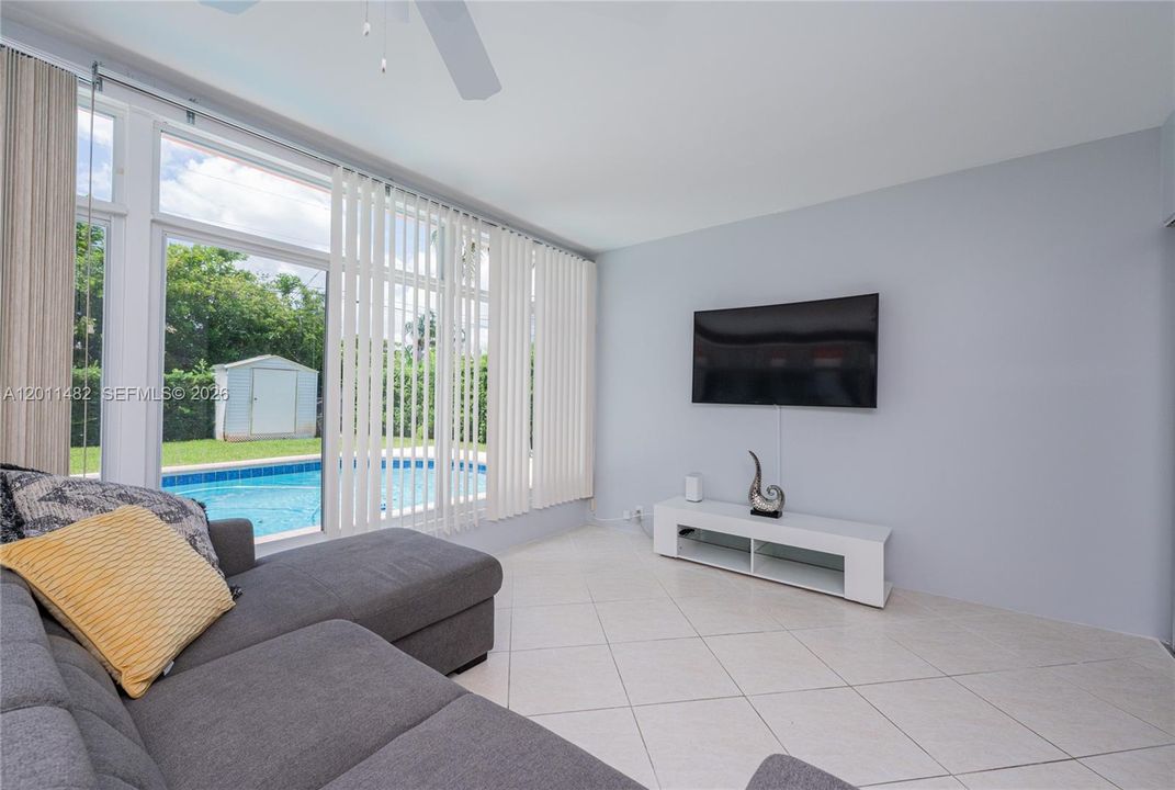 FLORIDA ROOM
