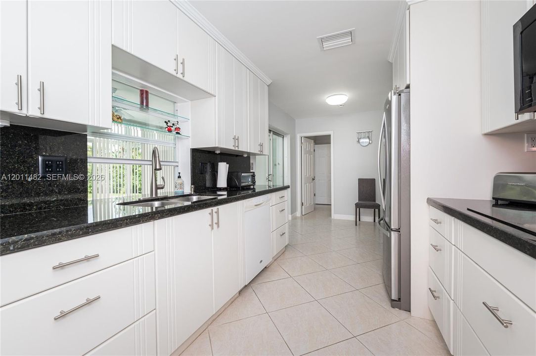 Recently Rented: $5,000 (3 beds, 2 baths, 1809 Square Feet)