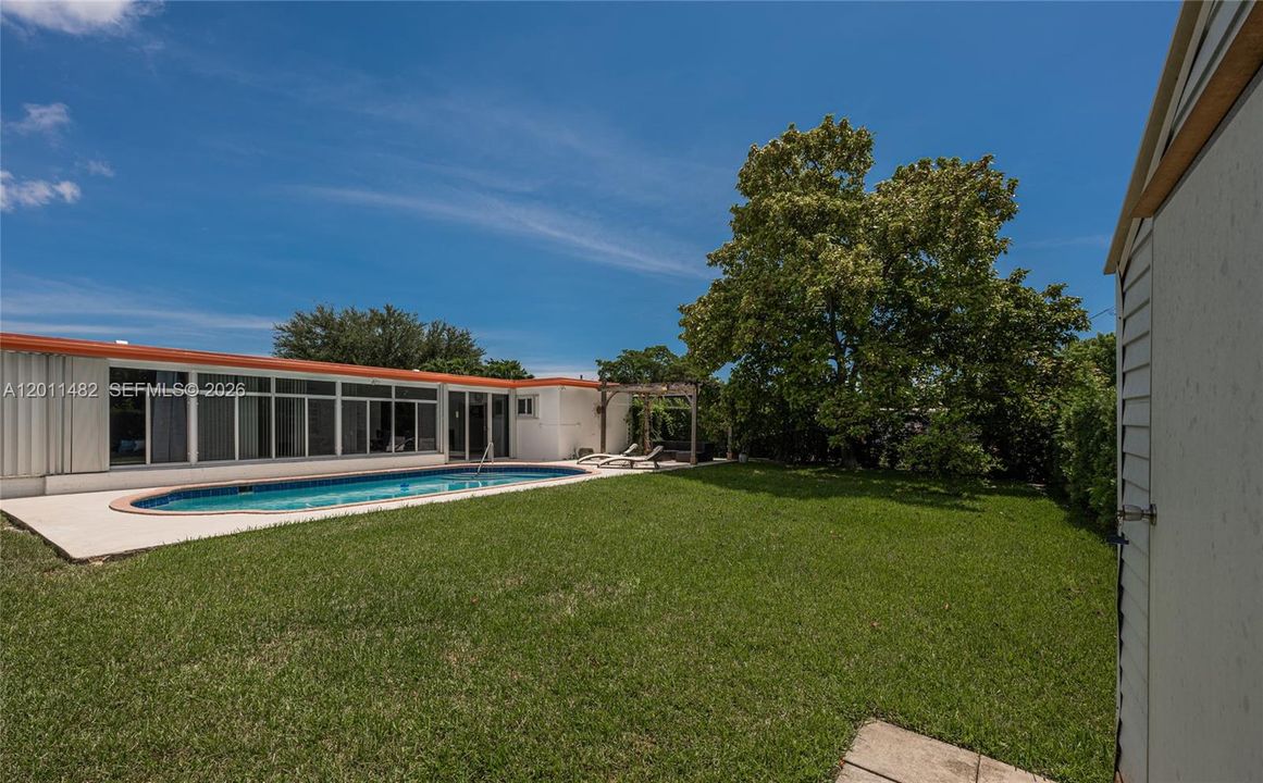 LARGE BACKYARD