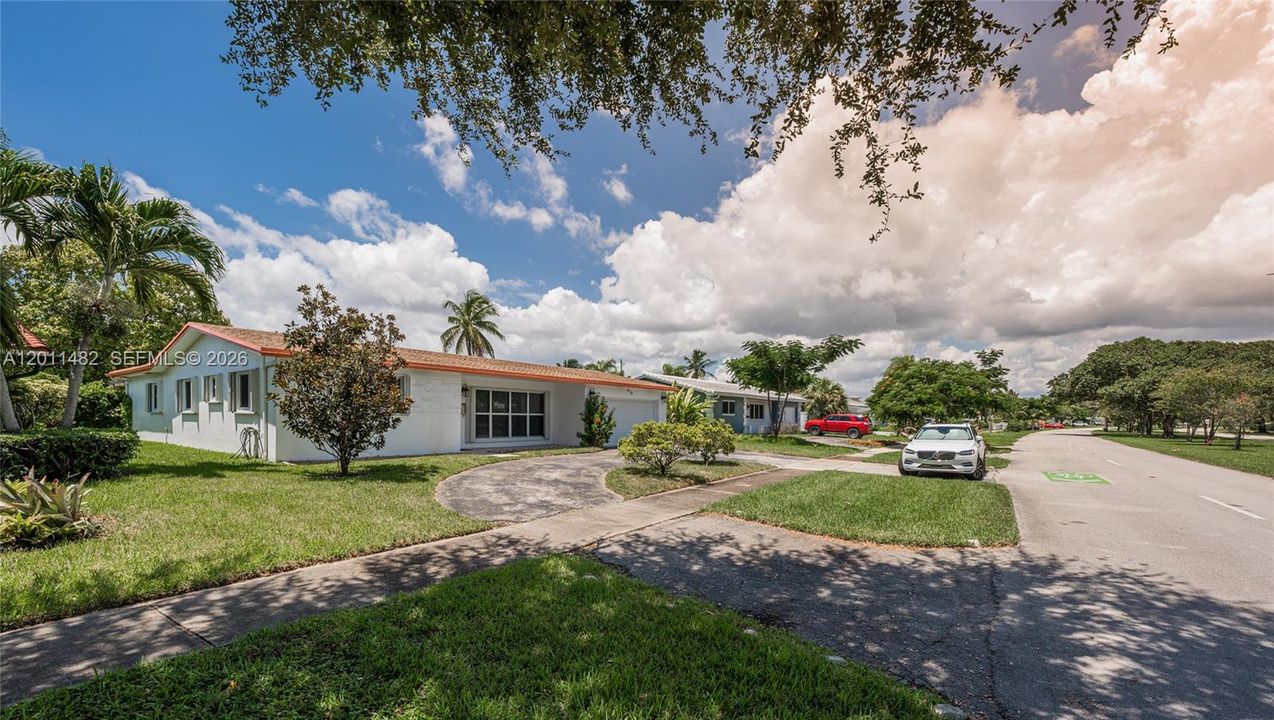 Recently Rented: $5,000 (3 beds, 2 baths, 1809 Square Feet)