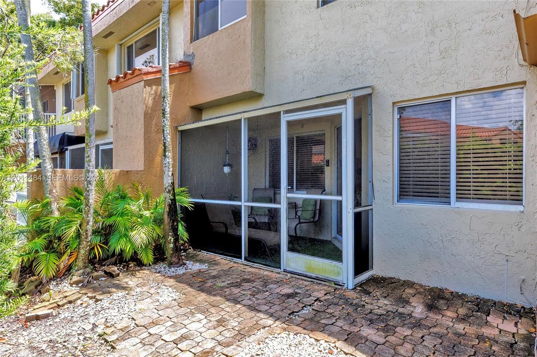 En Venta: $399,500 (3 camas, 2 baños, 1340 Pies cuadrados)