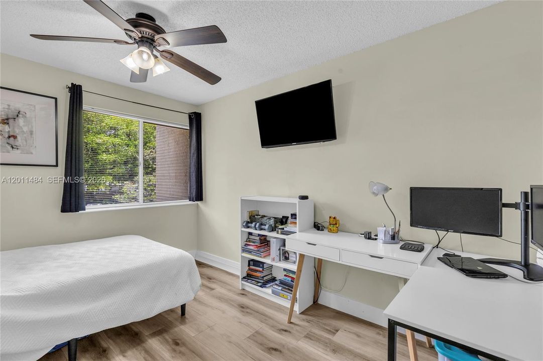En Venta: $399,500 (3 camas, 2 baños, 1340 Pies cuadrados)