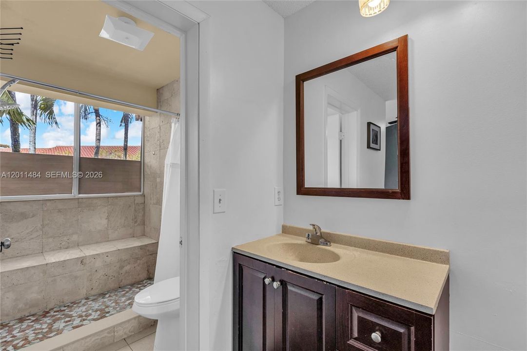 En Venta: $399,500 (3 camas, 2 baños, 1340 Pies cuadrados)