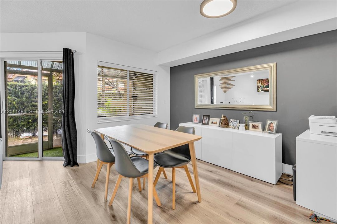 En Venta: $399,500 (3 camas, 2 baños, 1340 Pies cuadrados)