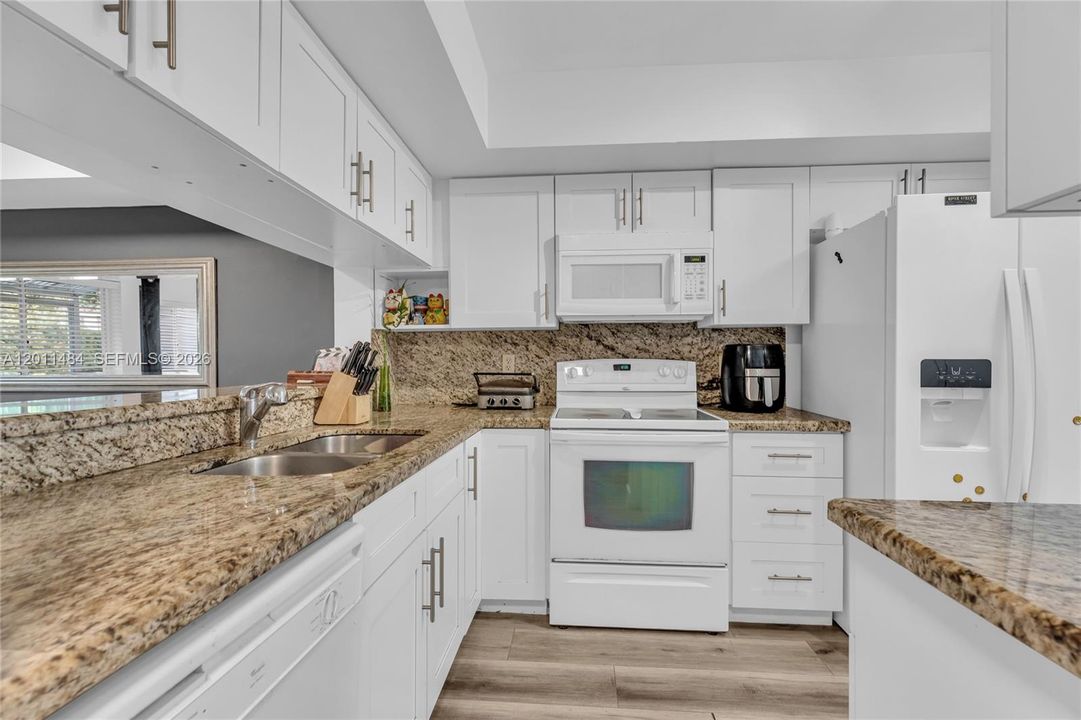En Venta: $399,500 (3 camas, 2 baños, 1340 Pies cuadrados)