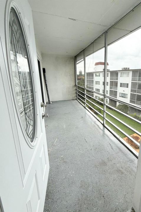 balcony