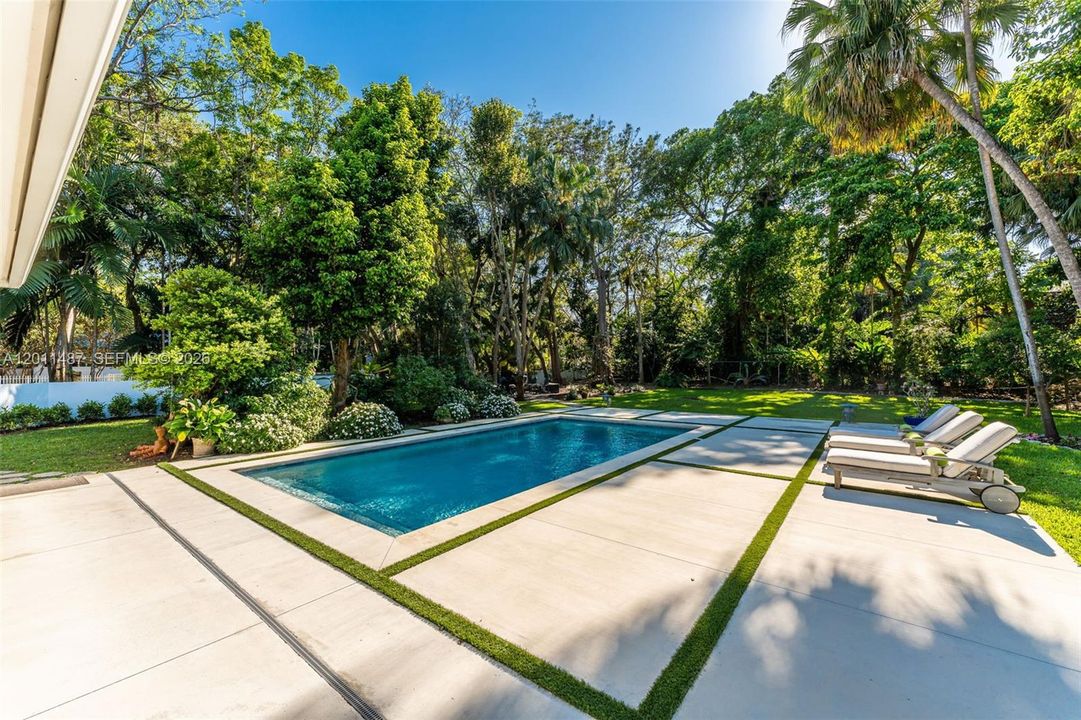 En Venta: $10,950,000 (5 camas, 4 baños, 5317 Pies cuadrados)