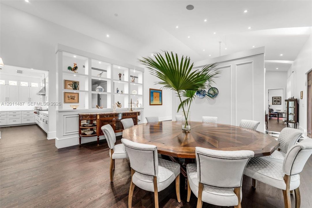En Venta: $10,950,000 (5 camas, 4 baños, 5317 Pies cuadrados)
