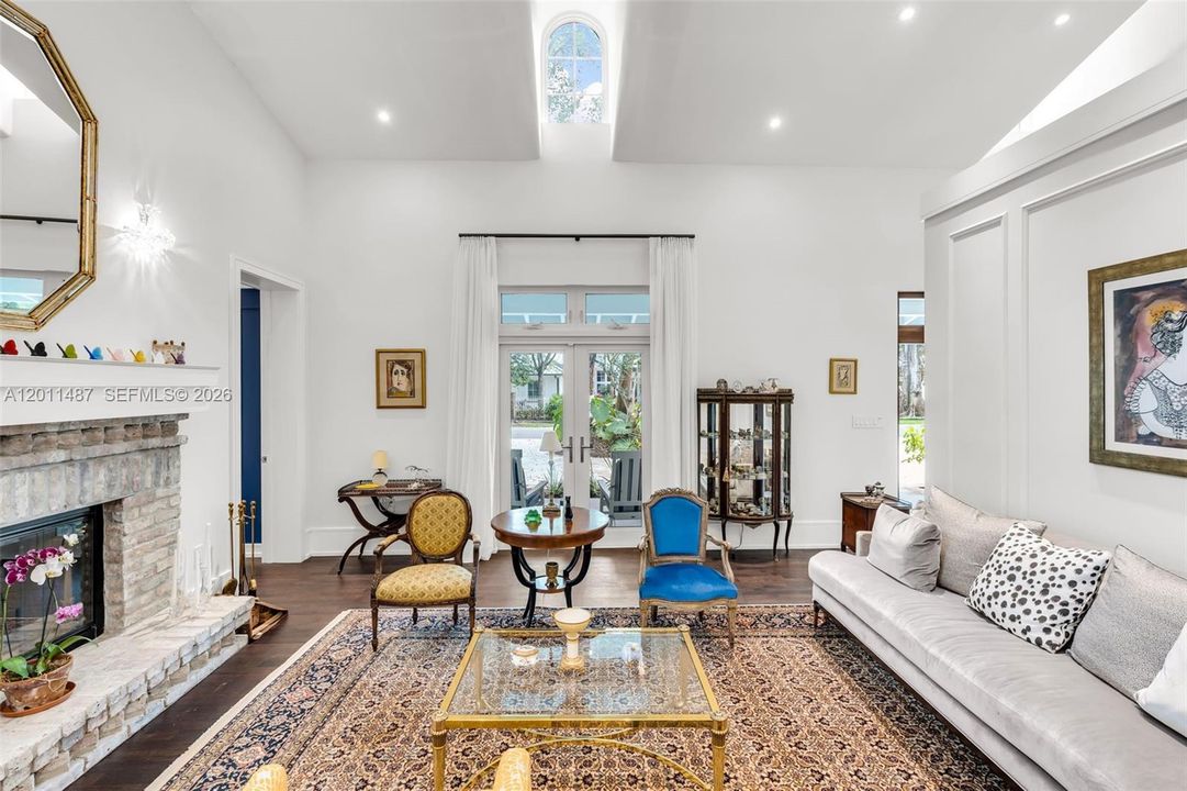 En Venta: $10,950,000 (5 camas, 4 baños, 5317 Pies cuadrados)