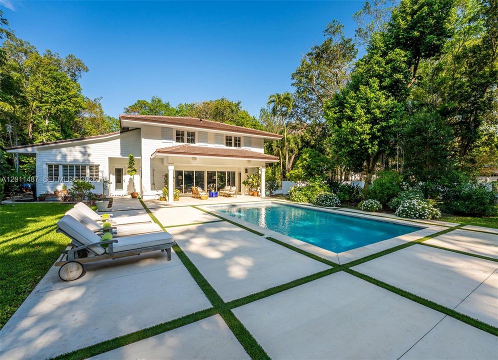 En Venta: $10,950,000 (5 camas, 4 baños, 5317 Pies cuadrados)