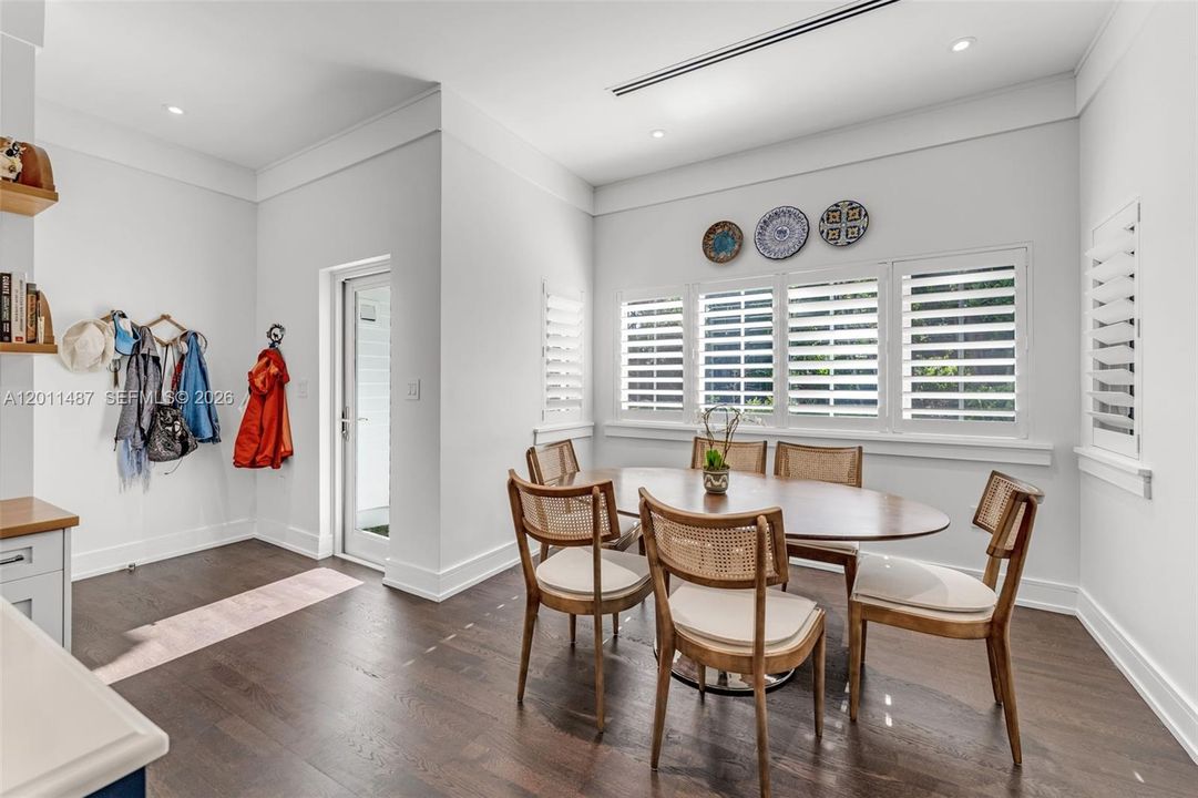 En Venta: $10,950,000 (5 camas, 4 baños, 5317 Pies cuadrados)