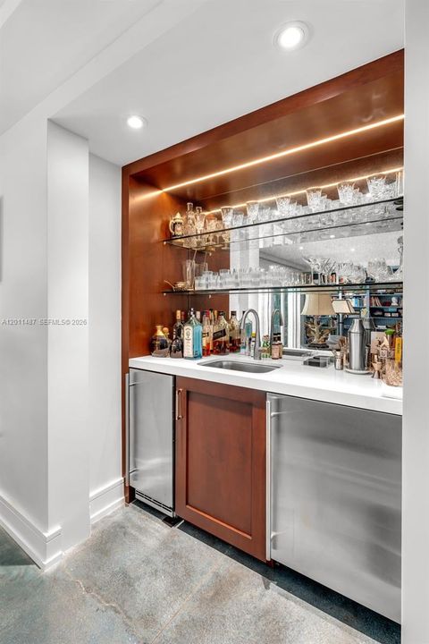 En Venta: $10,950,000 (5 camas, 4 baños, 5317 Pies cuadrados)