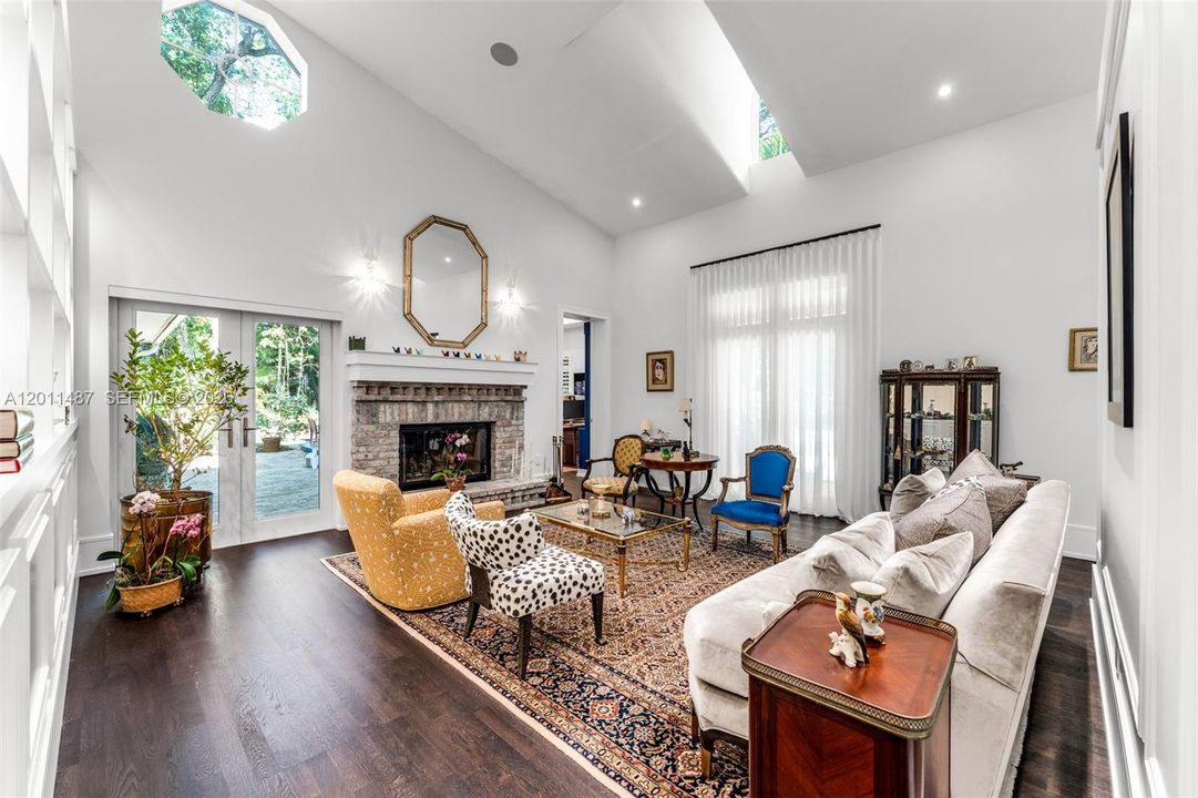 En Venta: $10,950,000 (5 camas, 4 baños, 5317 Pies cuadrados)