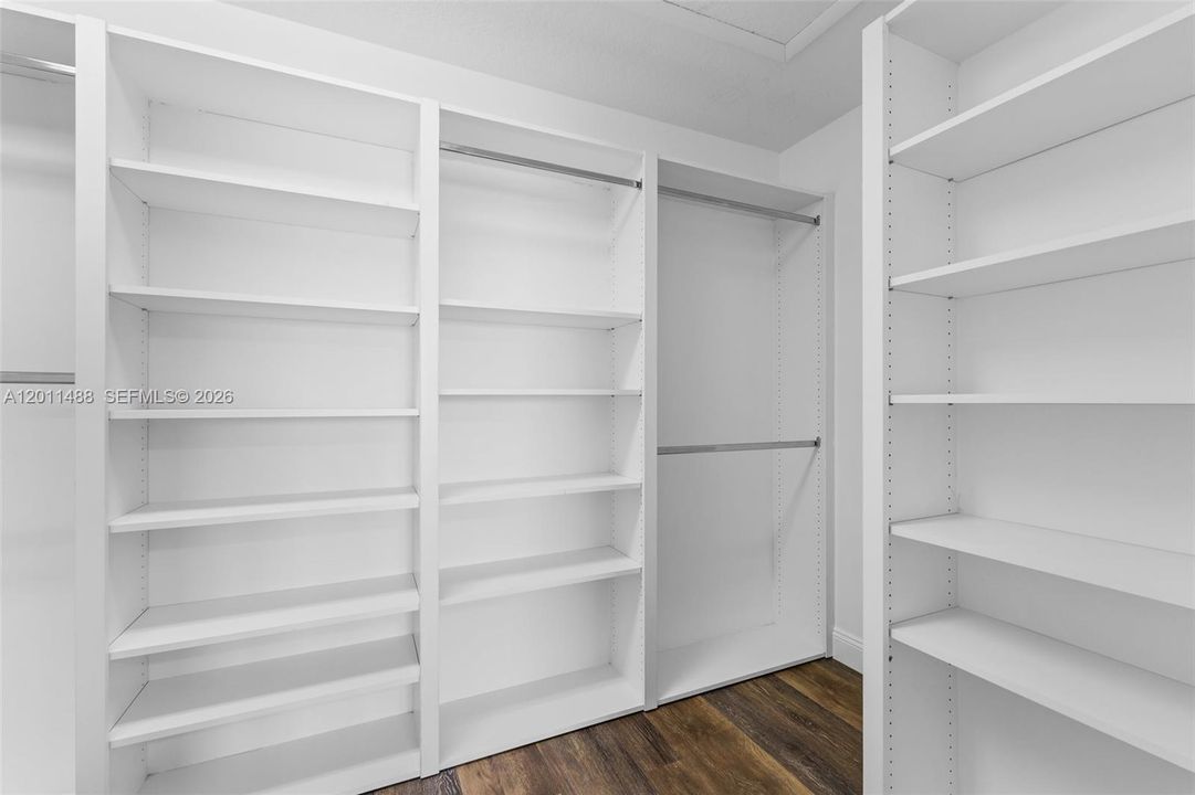 Недавно арендовано: $7,000 (5 спален, 3 ванн, 3403 Квадратных фут)