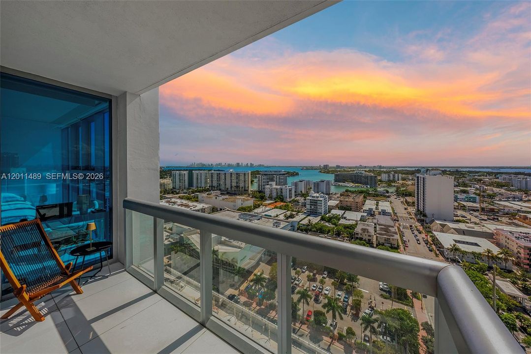 For Sale: $850,000 (1 beds, 1 baths, 820 Square Feet)