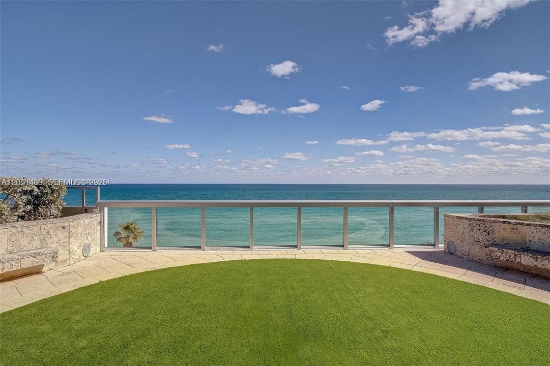 For Sale: $850,000 (1 beds, 1 baths, 820 Square Feet)