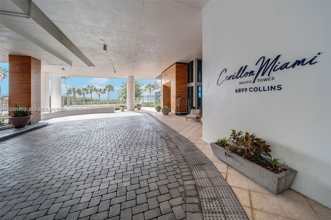 For Sale: $850,000 (1 beds, 1 baths, 820 Square Feet)