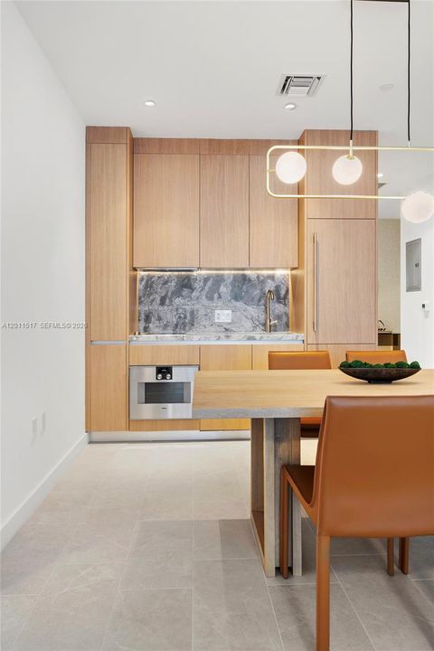 For Sale: $1,026,800 (1 beds, 2 baths, 1075 Square Feet)