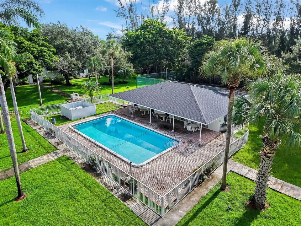 En Venta: $220,000 (2 camas, 2 baños, 990 Pies cuadrados)