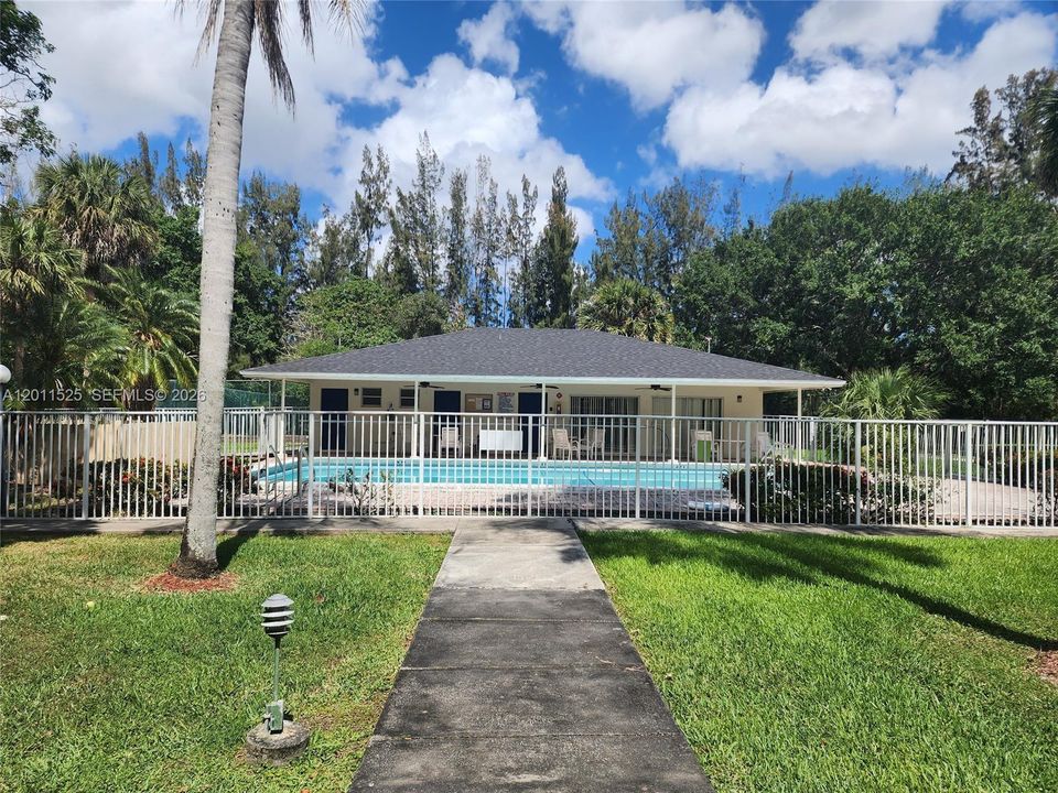En Venta: $220,000 (2 camas, 2 baños, 990 Pies cuadrados)