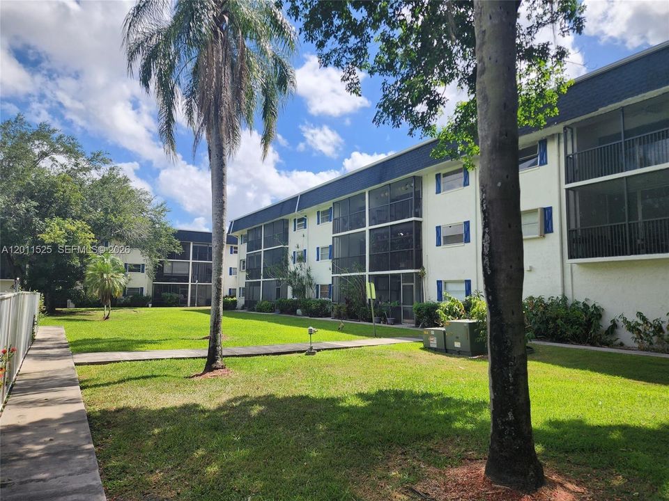 En Venta: $220,000 (2 camas, 2 baños, 990 Pies cuadrados)