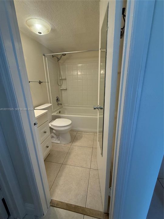 En Venta: $220,000 (2 camas, 2 baños, 990 Pies cuadrados)