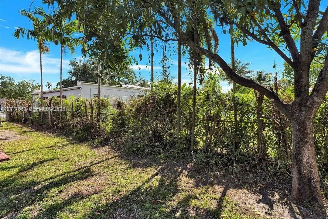 For Rent: $4,200 (4 beds, 3 baths, 2099 Square Feet)