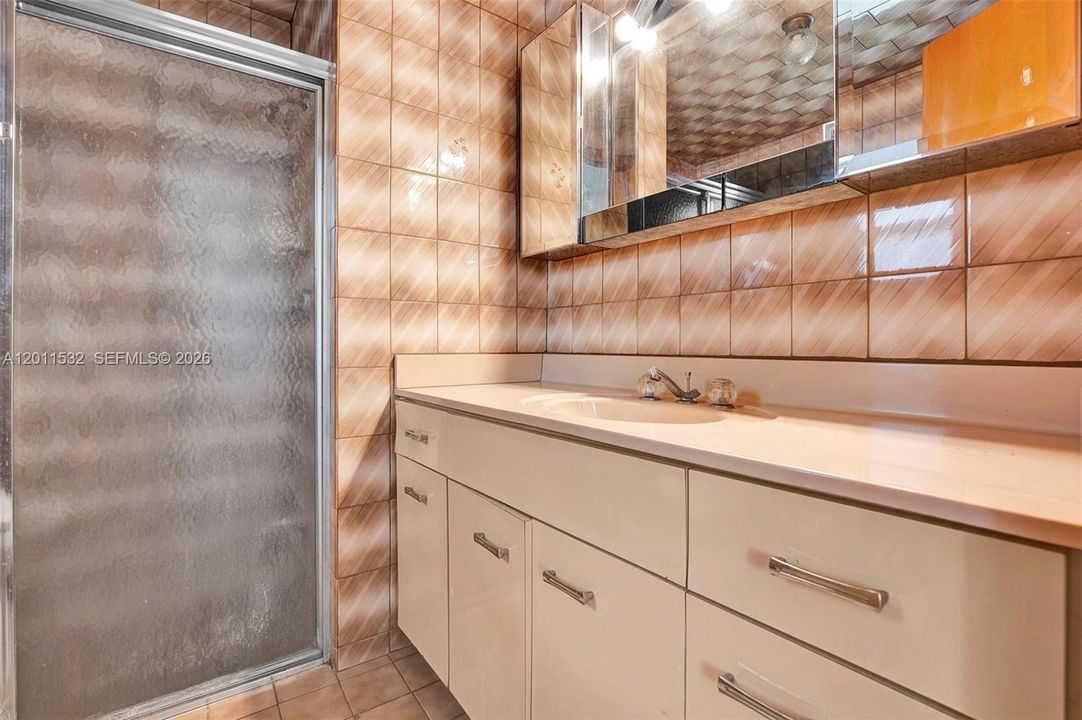 For Rent: $4,200 (4 beds, 3 baths, 2099 Square Feet)