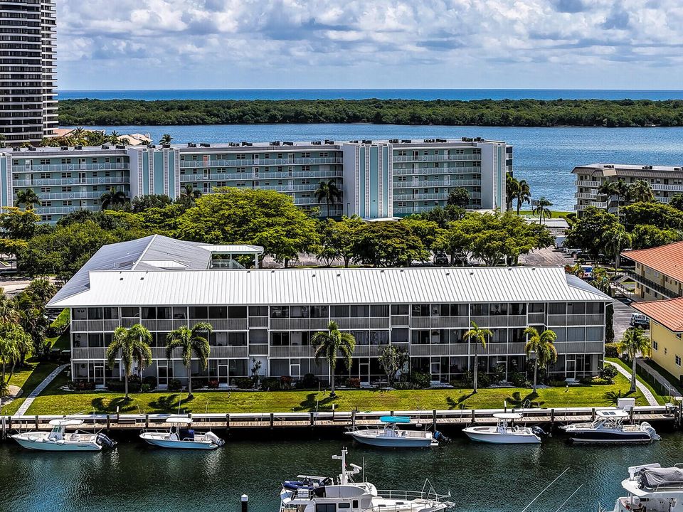 19-37-Yacht-Club-Dr-202