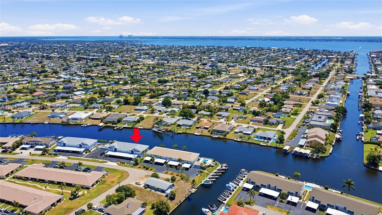 For Sale: $230,000 (2 beds, 2 baths, 1095 Square Feet)