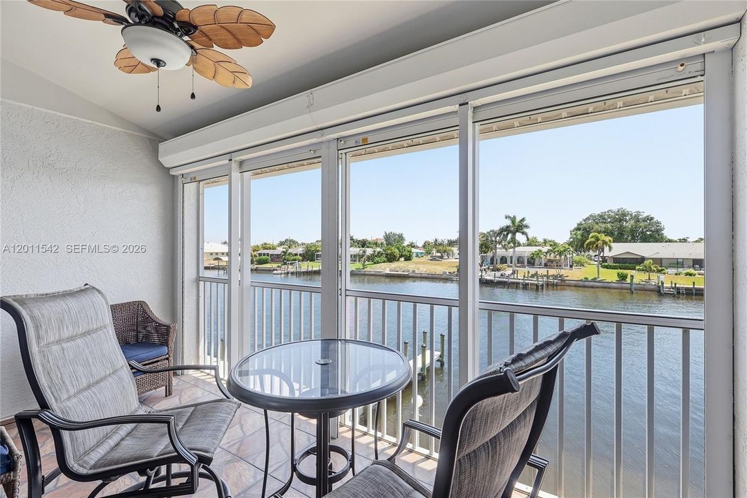 For Sale: $230,000 (2 beds, 2 baths, 1095 Square Feet)